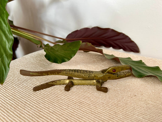 Vintage Brass Alligator Novelty Nut Cracker, 6" Long Brass Alligator, Etched Brass Gator Country Decor, Florida Novelty Gifts