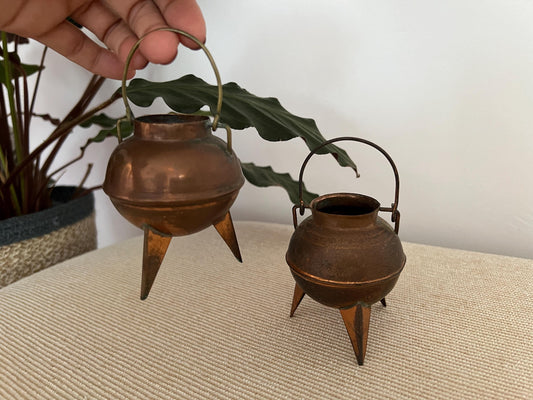 Vintage Pair of Mini Copper Cauldrons, Planters, Pots, Buckets With Brass Handle, Farmhouse Home Decor, Country French, Copper Campfire Pot